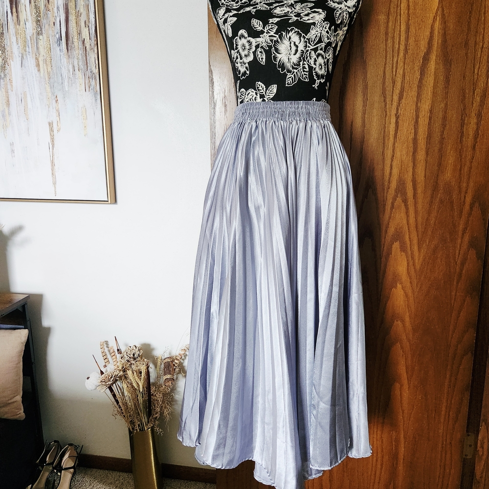 Eye-Catching Metallic Asymmetrical Skirt - Size Large